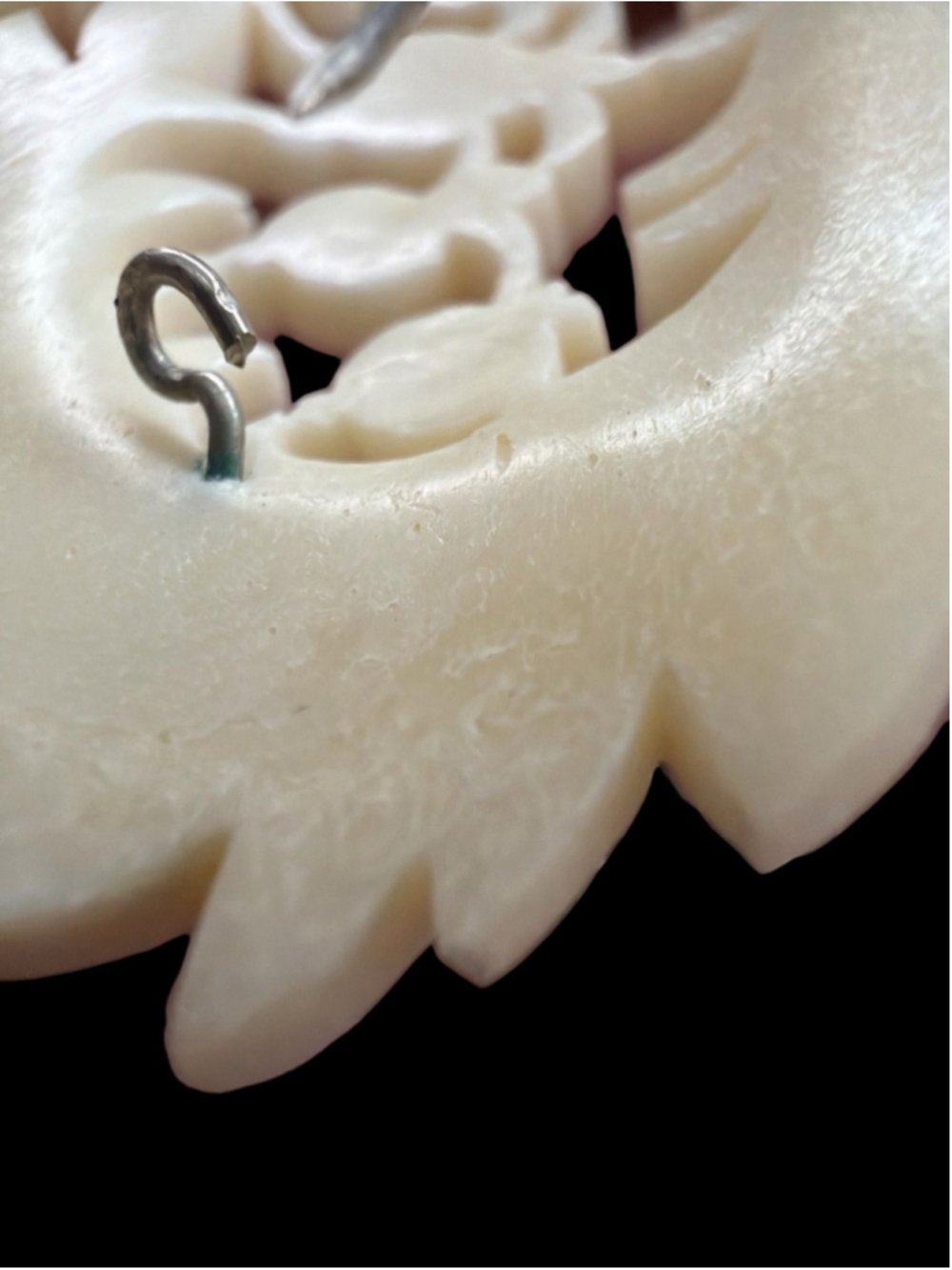 Vintage USSR Beriozka Hand Carved Bone Openwork Floral Brooch Pin - Picture 3 of 6